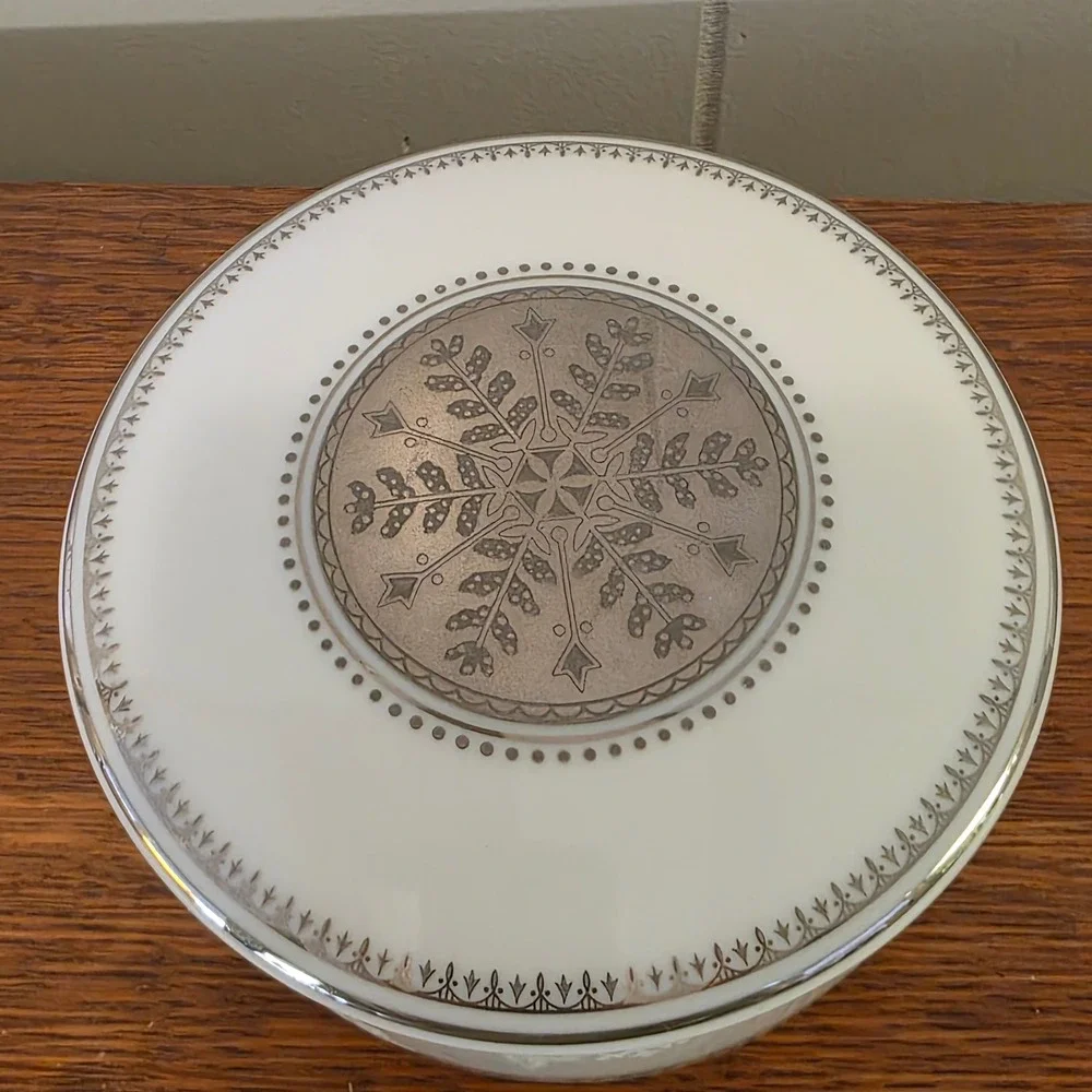 Vintage Mikasa Winter Trinket Dish & Hanson ‎ Stainless Steel Vase Square Modern